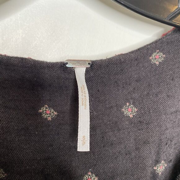 Free People Black Red Embroidery Short Sleeve Romper Size Small missing a hook - Picture 4 of 8